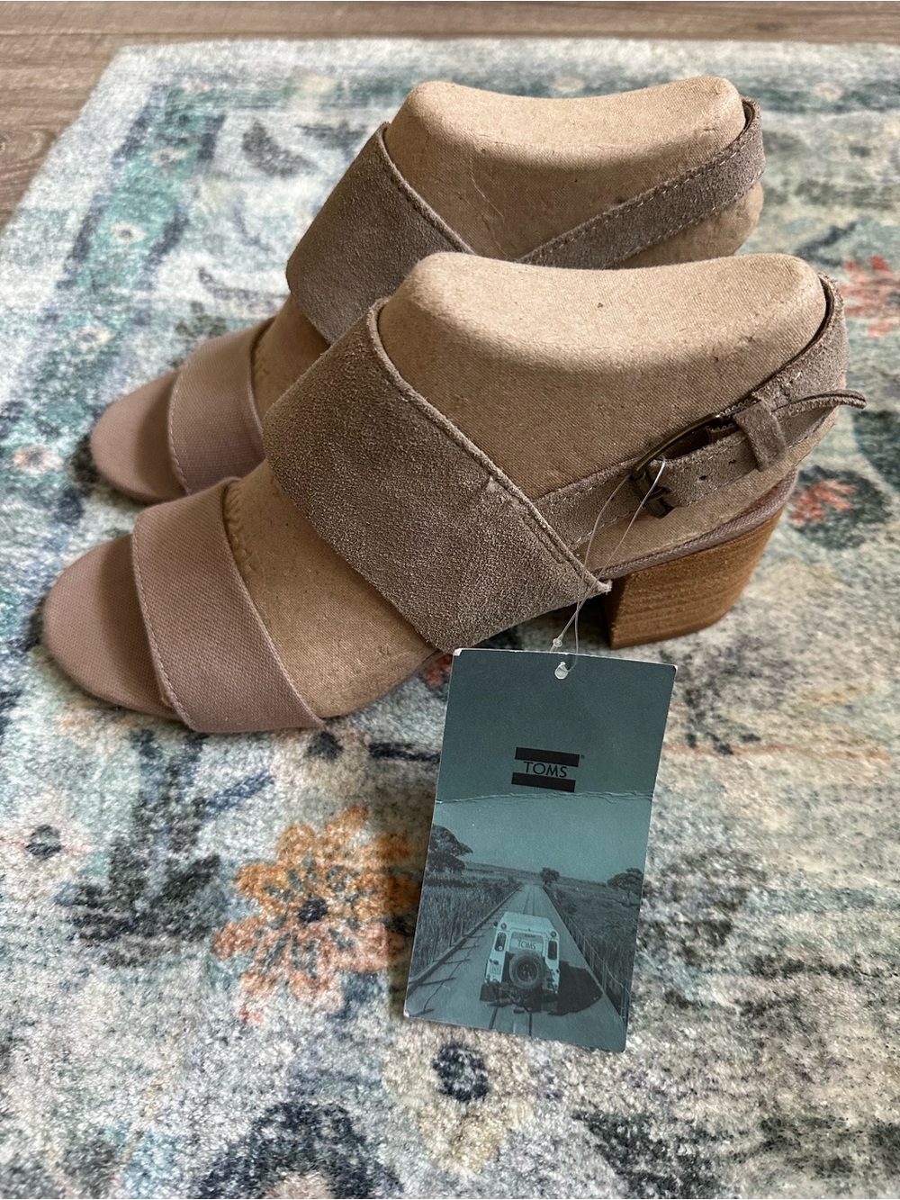 TOMS Poppy Leather Block Heel Sandal Taupe Size 6.5 - Picture 8 of 10